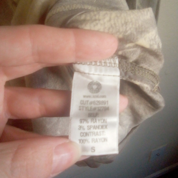 Nwt Xcvi Acid Wash Lagenlook distressed Tunic Top - Picture 14 of 14